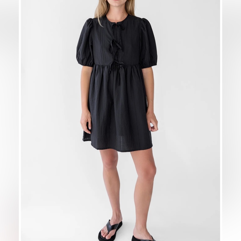 OAK + FORT Black Puff Sleeve Tie-Front Babydoll Mini Dress NWT!